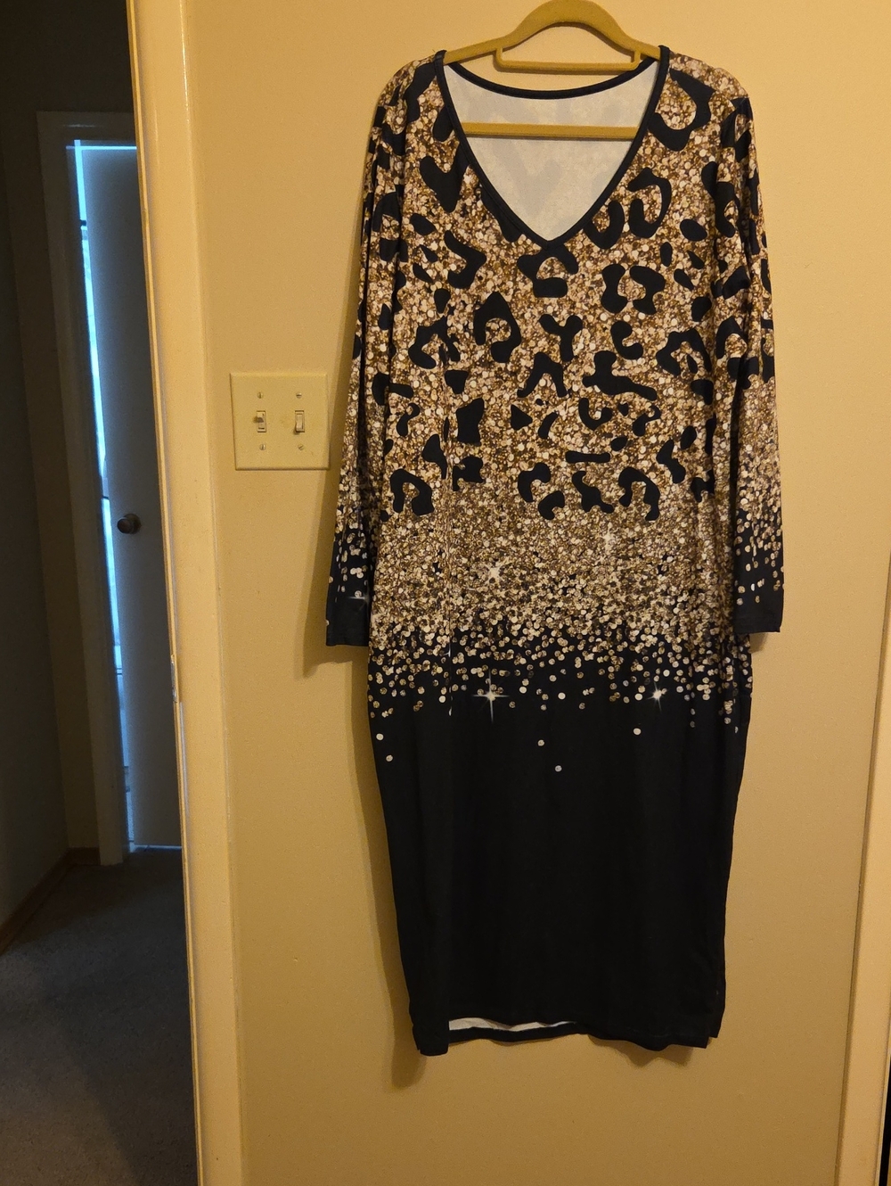 SHEIN Navy and Gold Leopard Print Long Sleeve V-Neck Dress